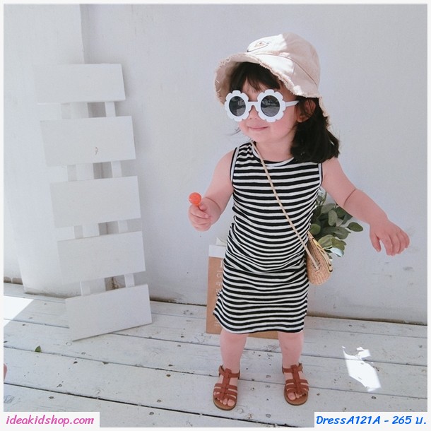 เดรสแขนกุดผ่าข้าง vintage stripe สีขาวดำ
