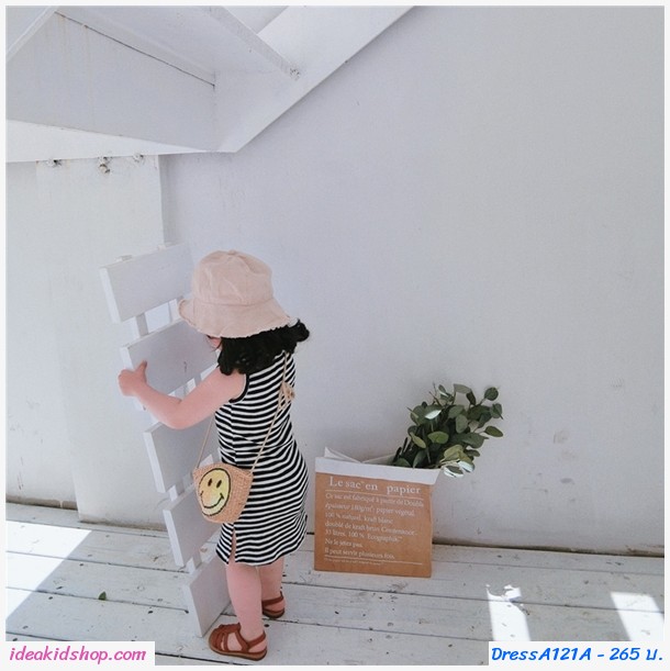 เดรสแขนกุดผ่าข้าง vintage stripe สีขาวดำ