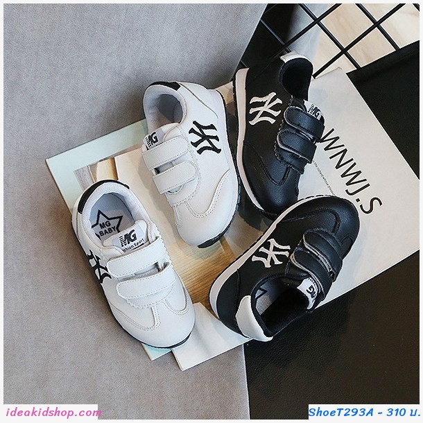 รองเท้าผ้าใบสไตล์ NY สีดำ