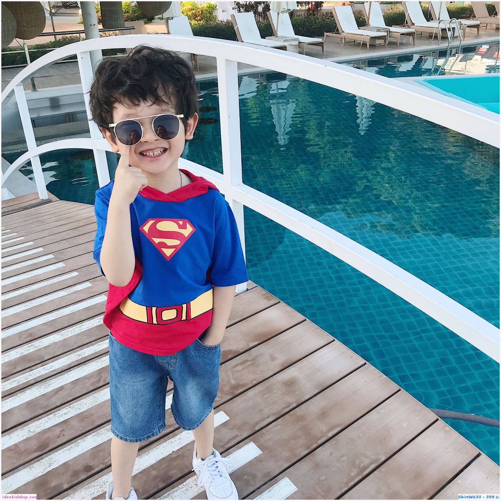 เสื้อยืดเด็ก Superman พร้อมฮูดหน้ากาก