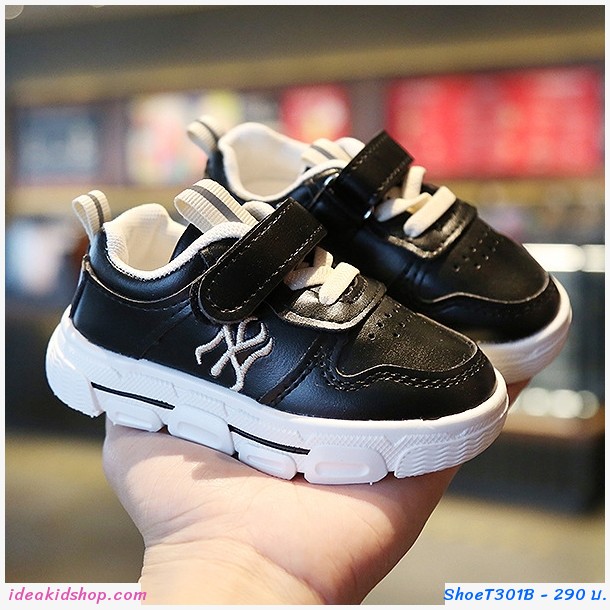รองเท้าผ้าใบ NY MLB สีดำ