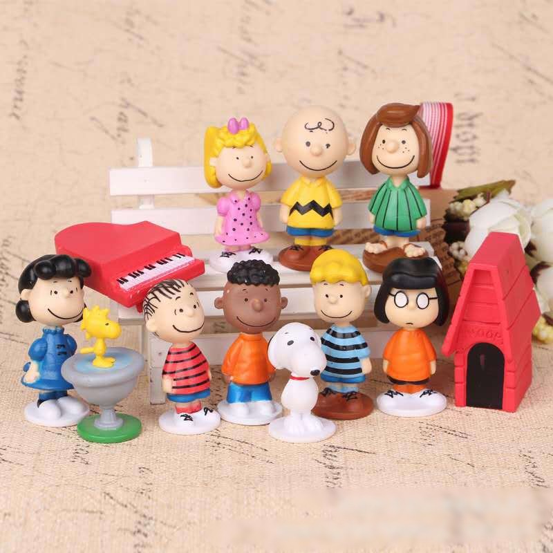 โมเดลฟิกเกอร์ ตุ๊กตา Snoopy Family (เซต 12 ชิ้น)